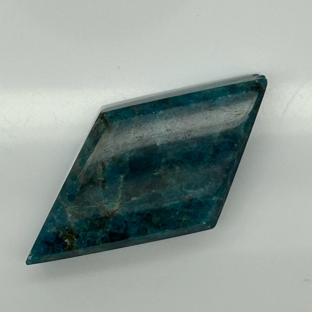 Polished apatita crystal